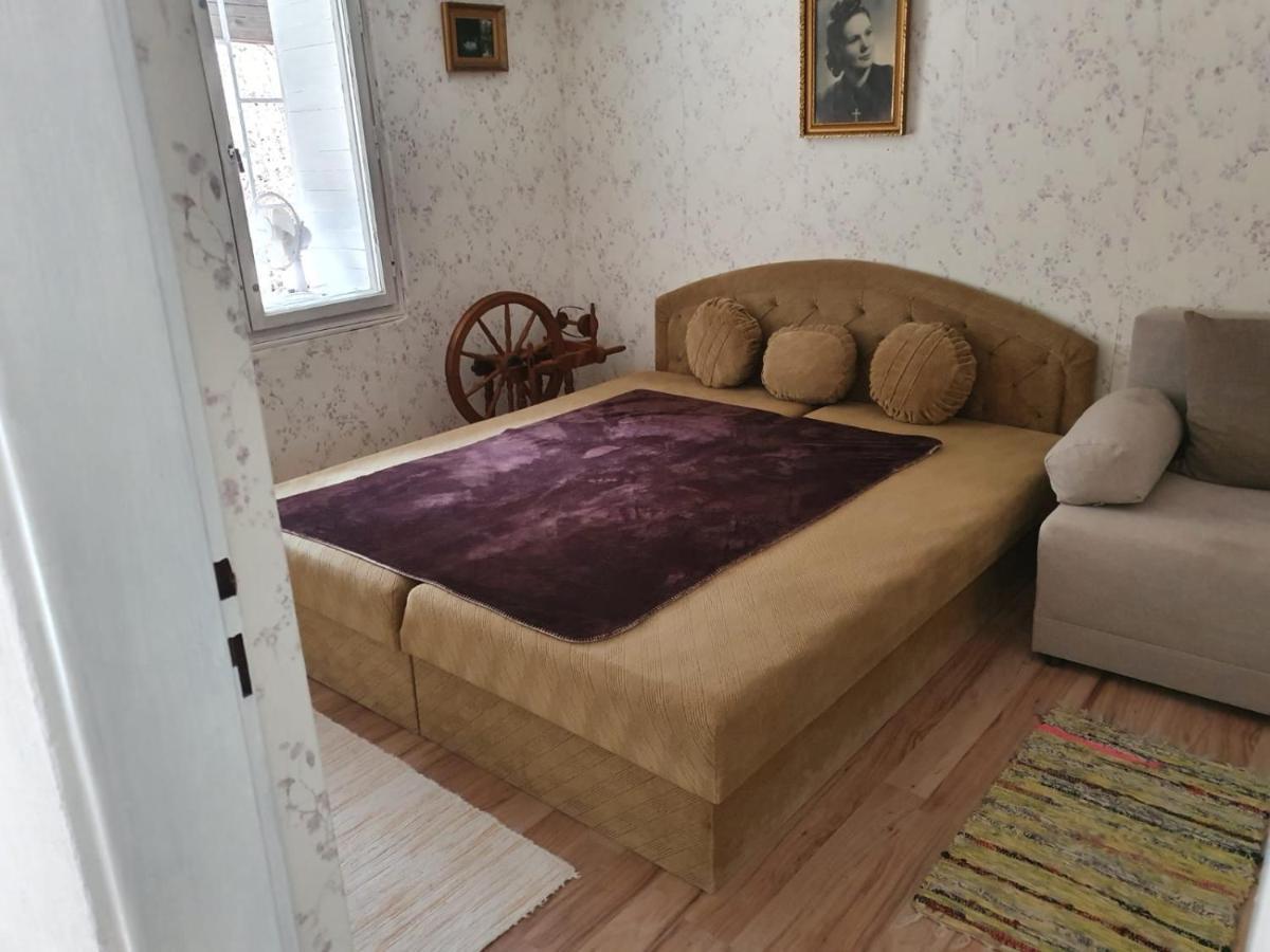 Horska Chata V Srdci Kremnickych Hor Банска-Бистрица Экстерьер фото