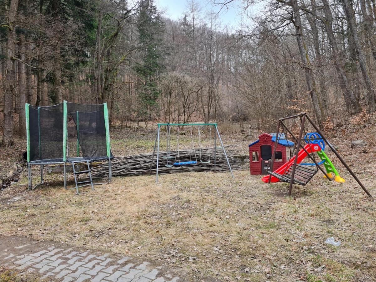 Horska Chata V Srdci Kremnickych Hor Банска-Бистрица Экстерьер фото