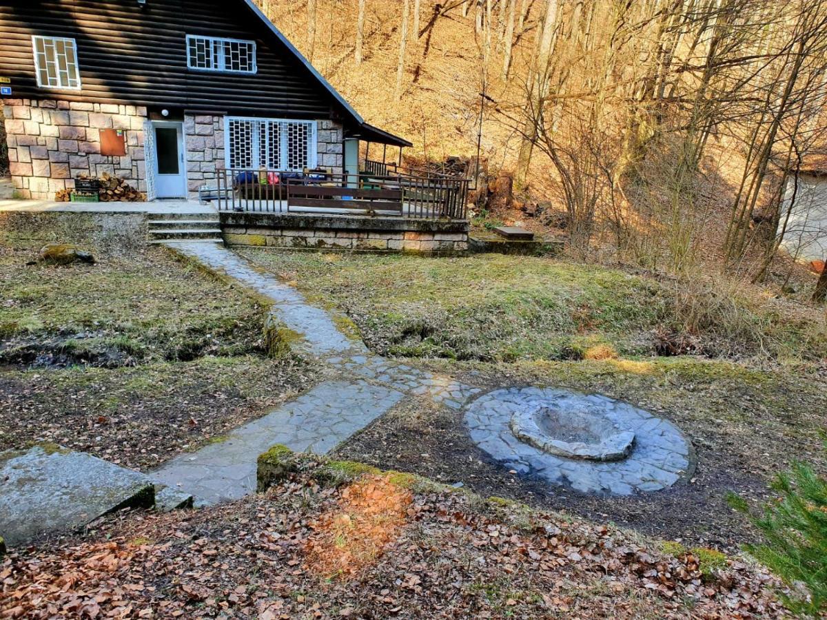 Horska Chata V Srdci Kremnickych Hor Банска-Бистрица Экстерьер фото